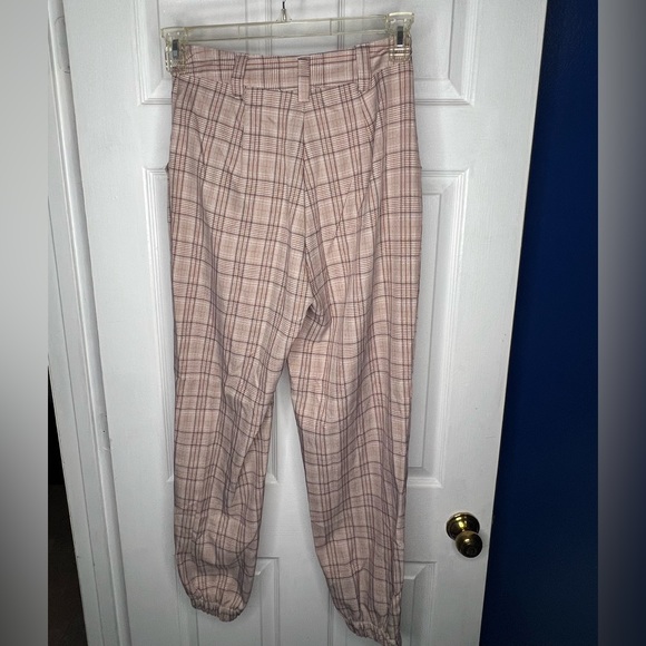 Forever 21 Plaid jogger style cargo pants with removable pocket chain - Picture 3 of 8